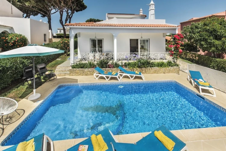3 Bedrooms Villa