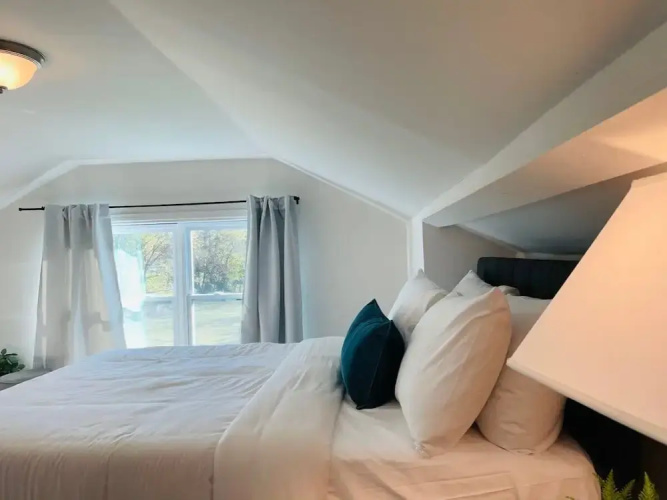 83rd Street Comfy Cottage