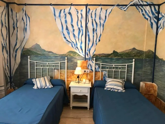 Standard Triple room