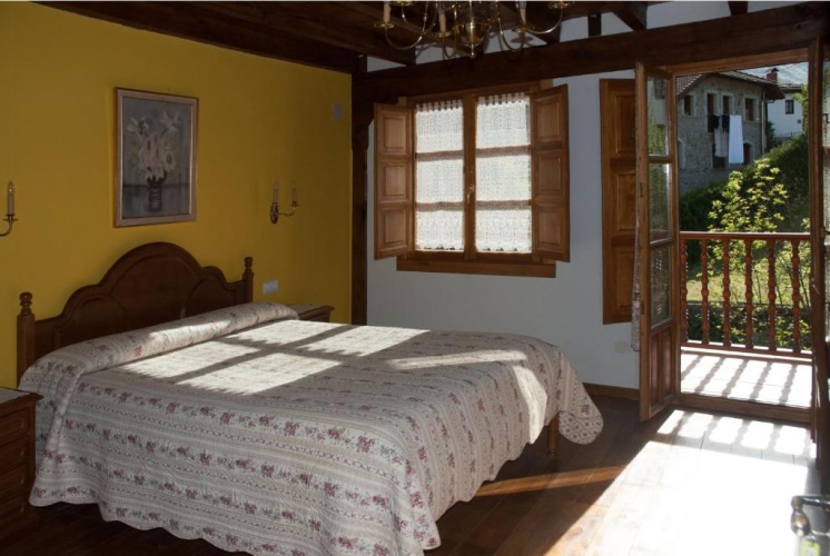 5 Bedrooms Cottage