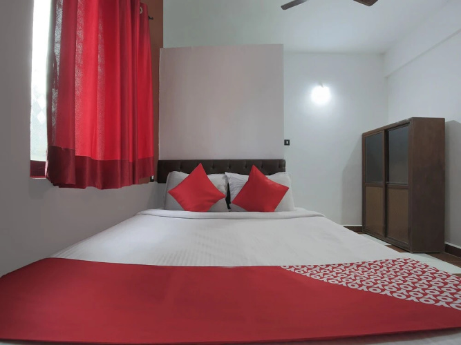 OYO 7476 Braganza Guest House