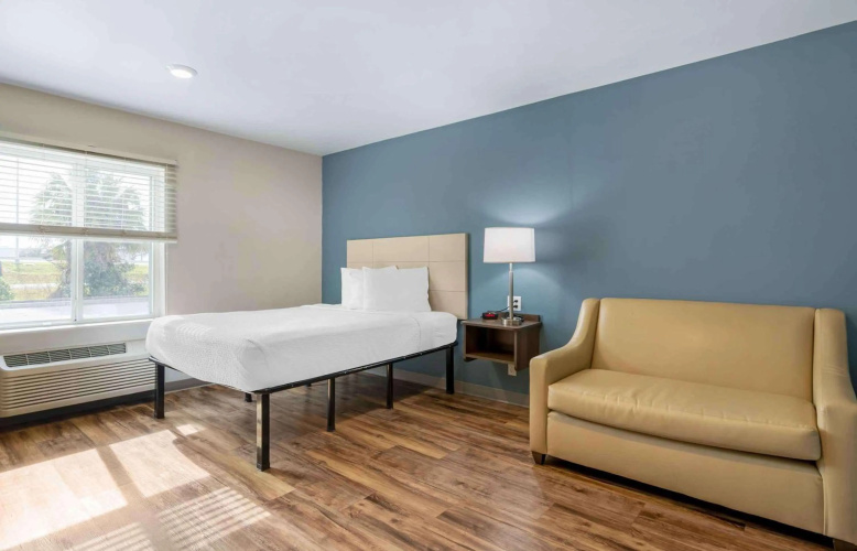 Woodspring Suites Deerfield Beach
