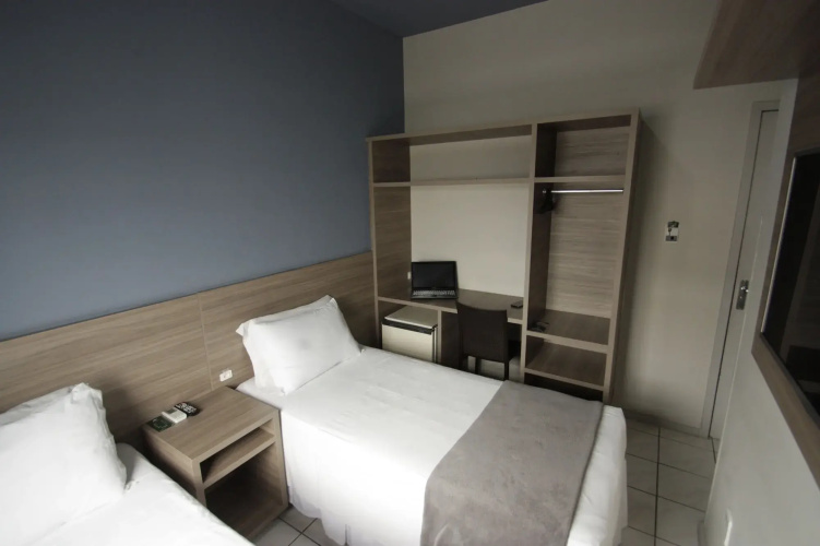Kennedy Slim Hotel