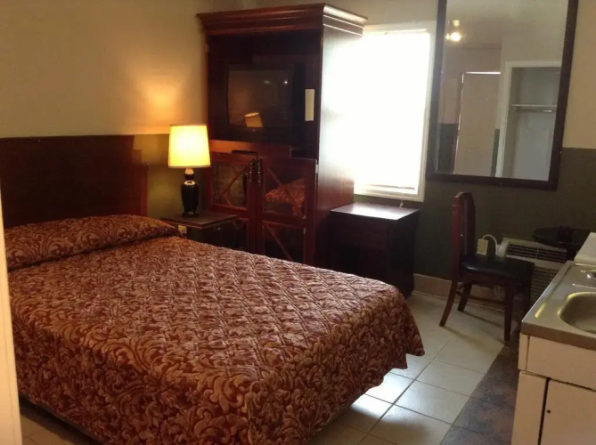 New Sea Breeze Motel