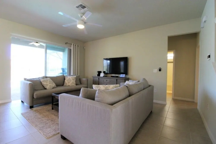 ACO PREMIUM–7 bd with south facing Pool/Spa (1727)