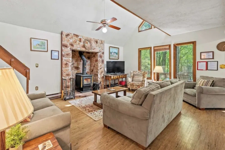 3 Bedrooms Cottage