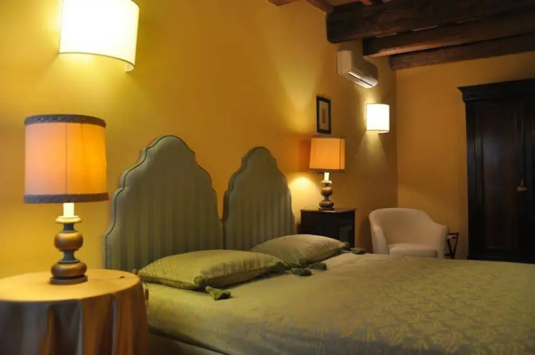 Piazza Nova Guest House