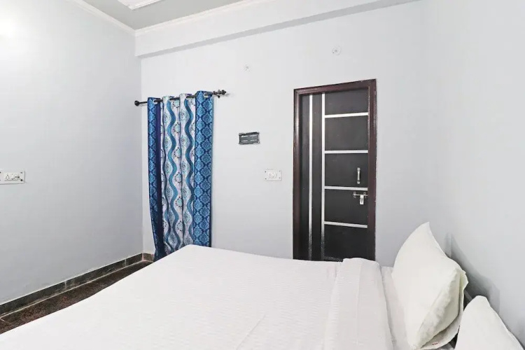 Friends Residency by OYO Rooms