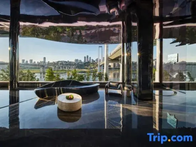 Yolo Private Soup Hot Spring Designer Hotel
