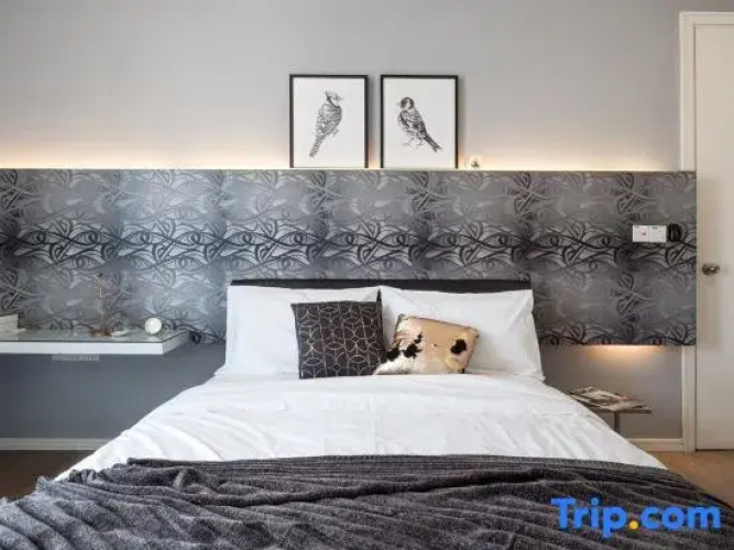 PJ8 Service Suites by Airhost