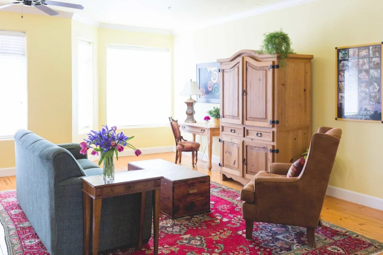 High Cotton Inn