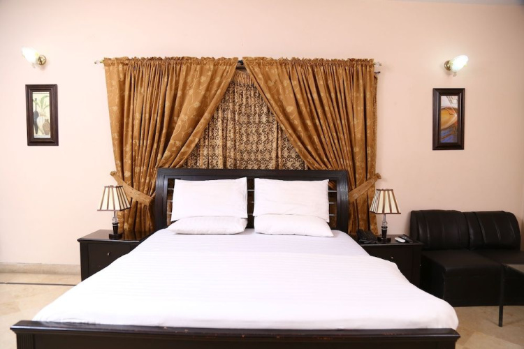 Luxury Inn
