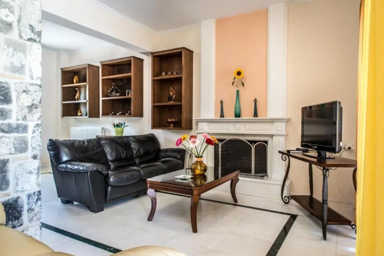 2 Bedrooms Cottage