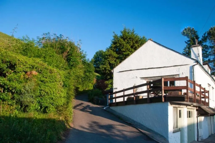 2 Bedrooms Cottage