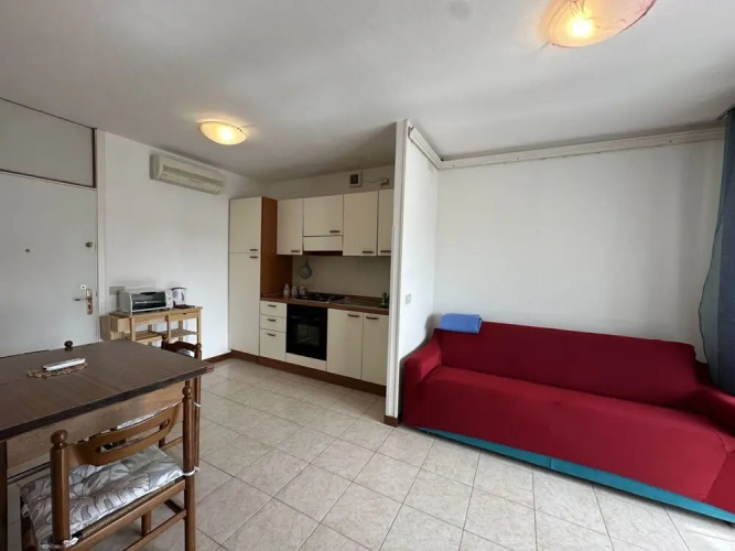 Flat With Side sea View Just Steps From the Beach