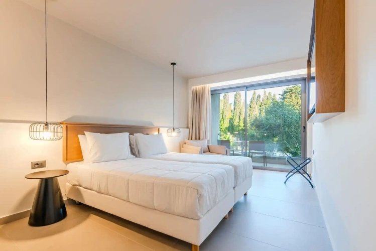 Premium Triple room with garden view