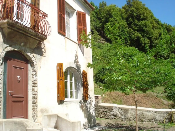 2 Bedrooms Cottage