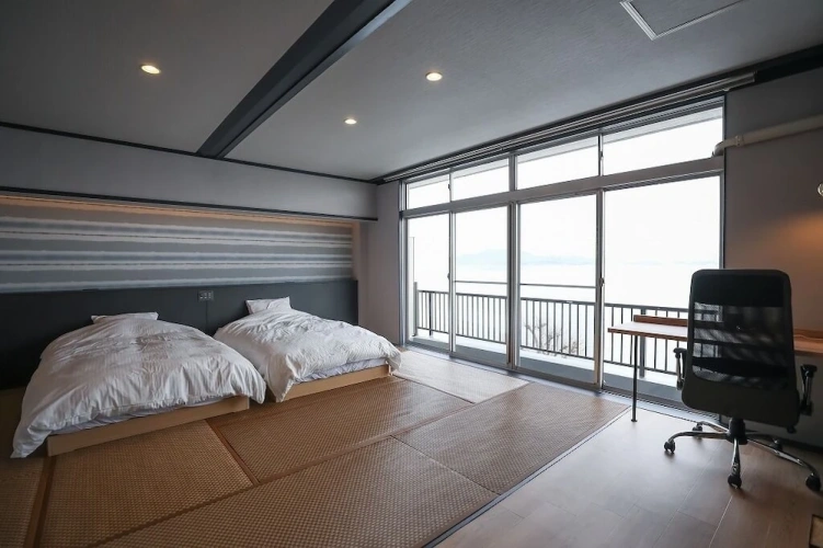 Superior Double room with balcony and with lake view