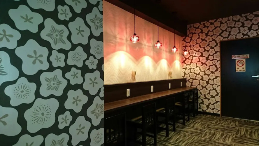 Capsule Hotel Hatagoya