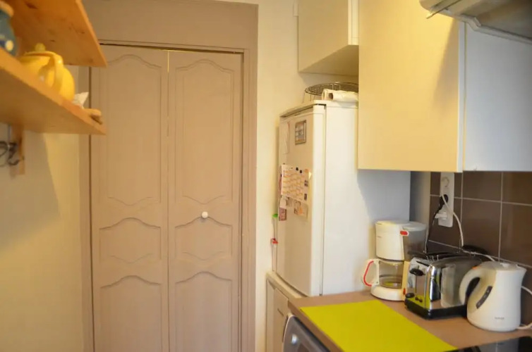 Bright Montmartre 1 Bedroom Flat - Image 6