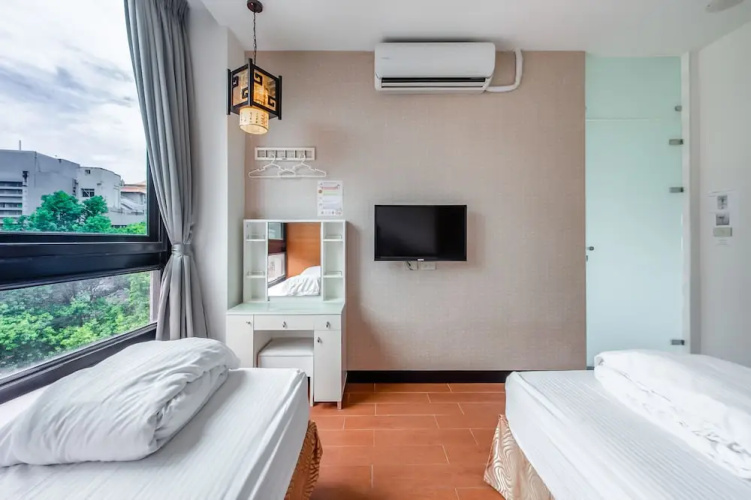 Lightness Hotel