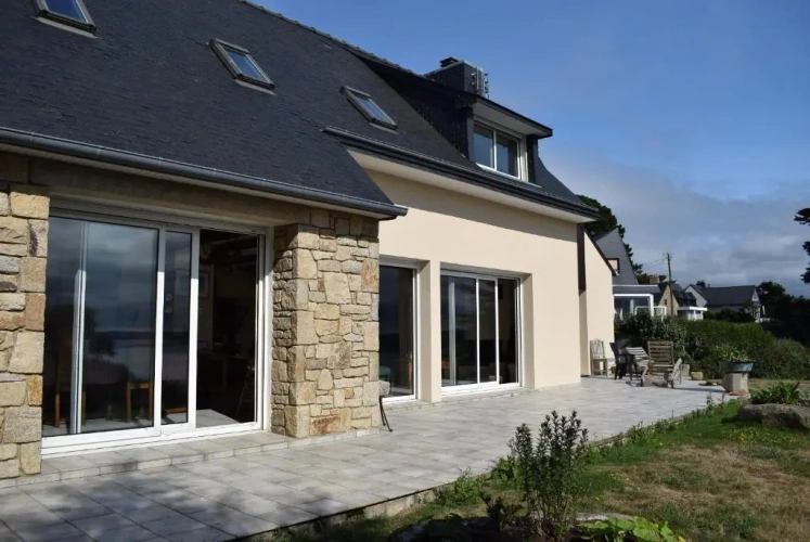 4 Bedrooms Cottage