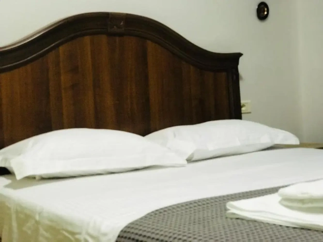 3 Bedrooms Apartment