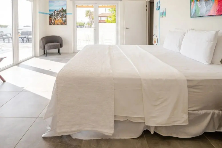 Modern Trestrapi Beach Villa 8 bed 8 Bath 2 Pools