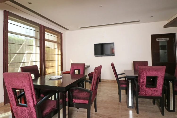 OYO 10273 Ryan Residency