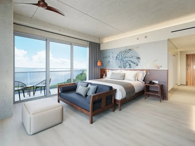 Double Club Suite with balcony and with bay view