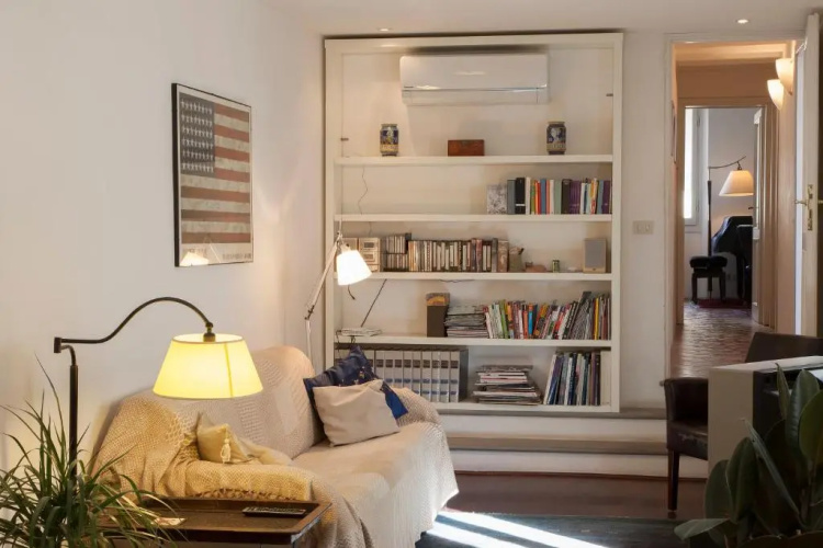 Grand Piano Apartment