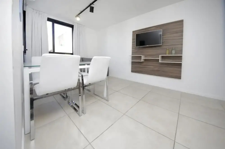AW6 Derqui Apartment