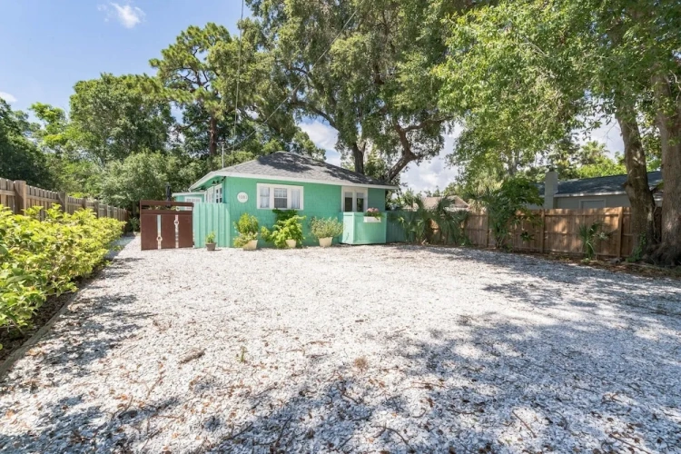 2 Bedrooms Cottage