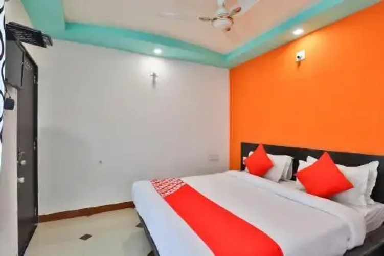 Hotel Shree by OYO Rooms