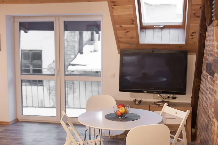 7 Apartments