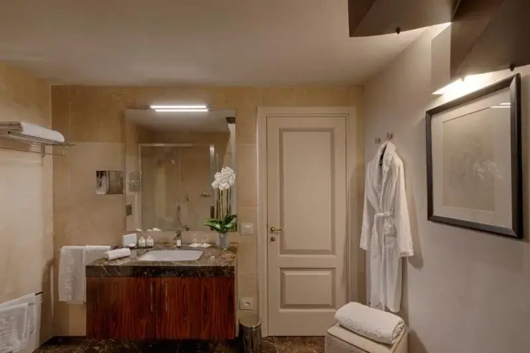 1 Bedroom Luxury Suite