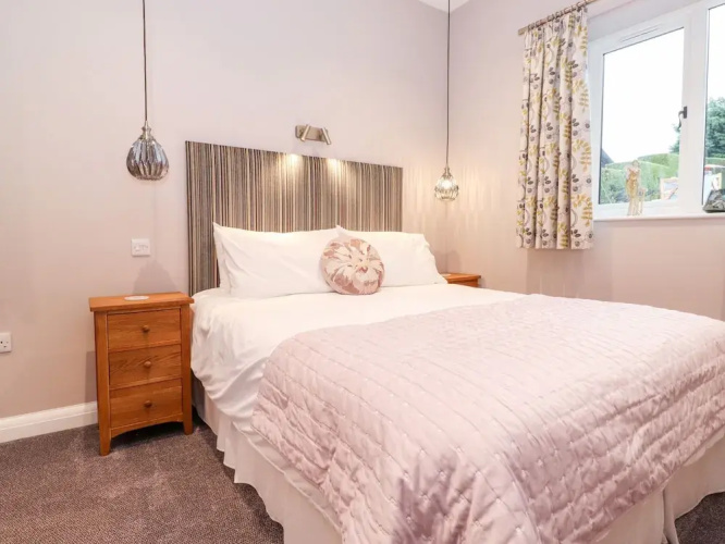 Low Ashmead Cottage