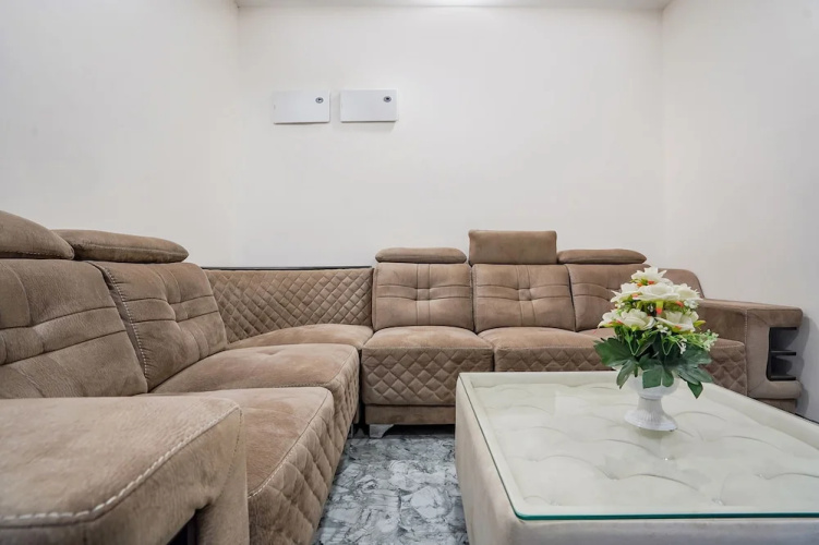 Fabhotel Paramount