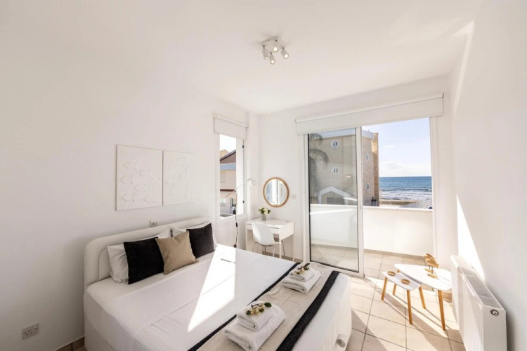 Faros Seaside Villa Larnaca