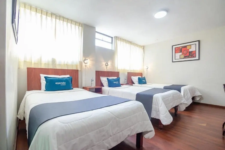 Standard Triple room