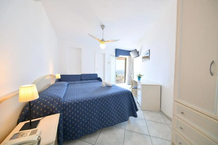 Standard Triple room with balcony