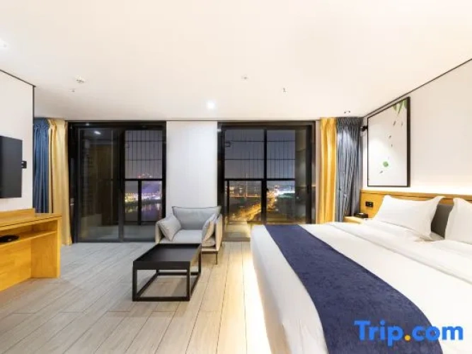 Standard Double room with river view
