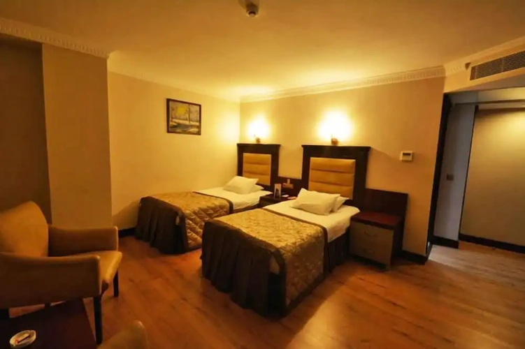 Standard Triple room