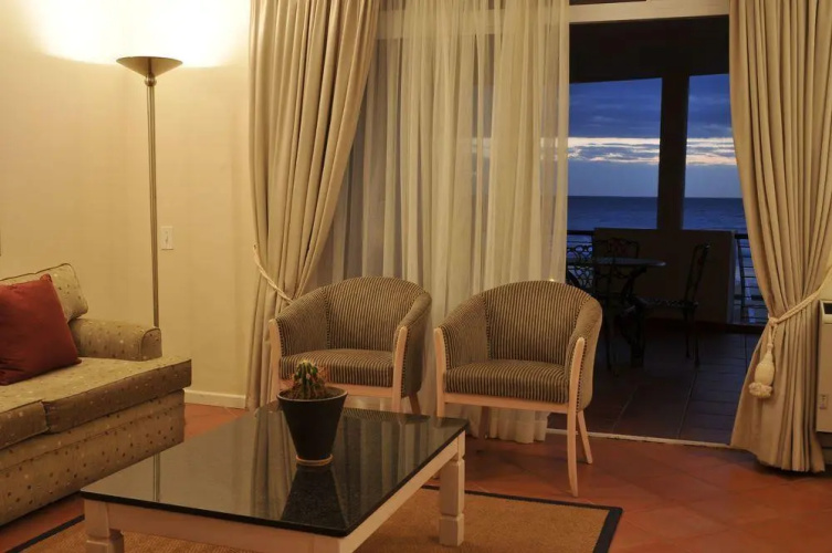 Leisure Bay Luxury Suites