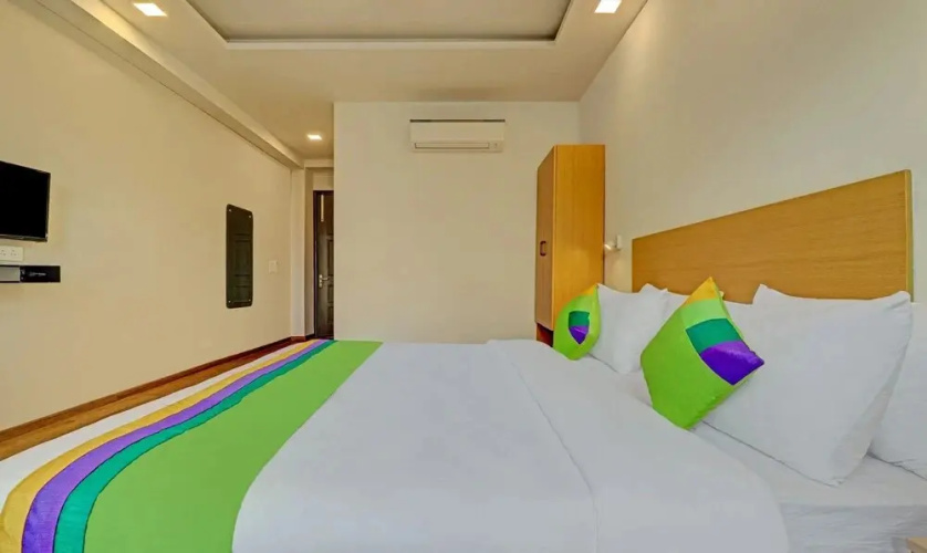 Chs Medanta by Treebo Rooms