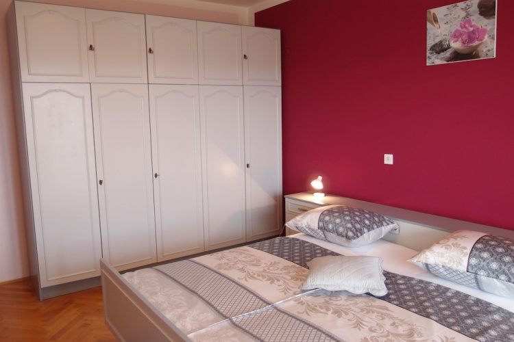 Apartments Mira