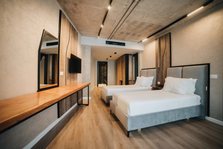 AMR Hotel