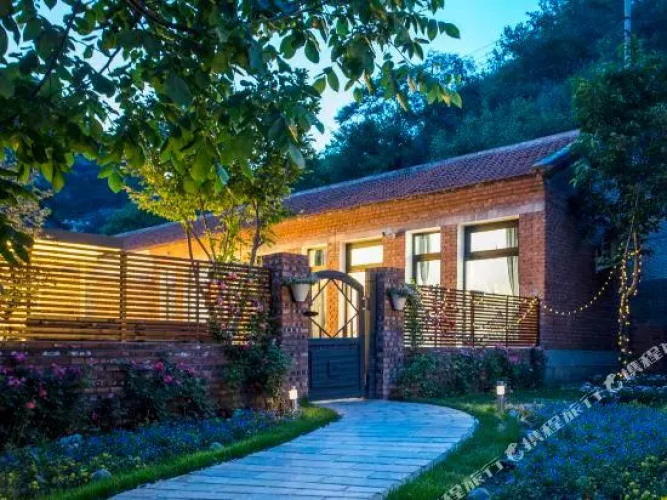 Snail's Home Hostel