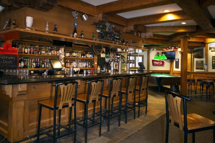 Whistlers Inn photo 15
