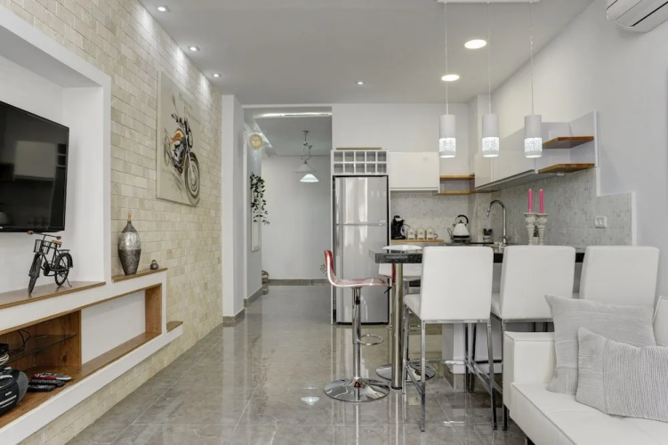 3 Bedrooms - Ben Yehuda